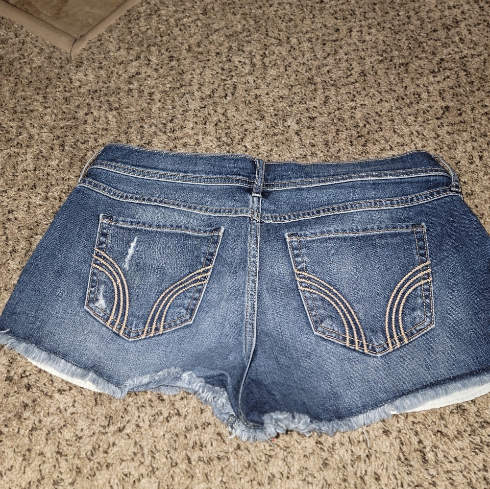 Shorts - Picture 3 of 3